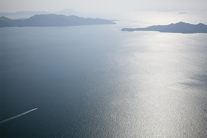 椹木野衣 特別連載<br>第3回「内省という体験を導き出す光」